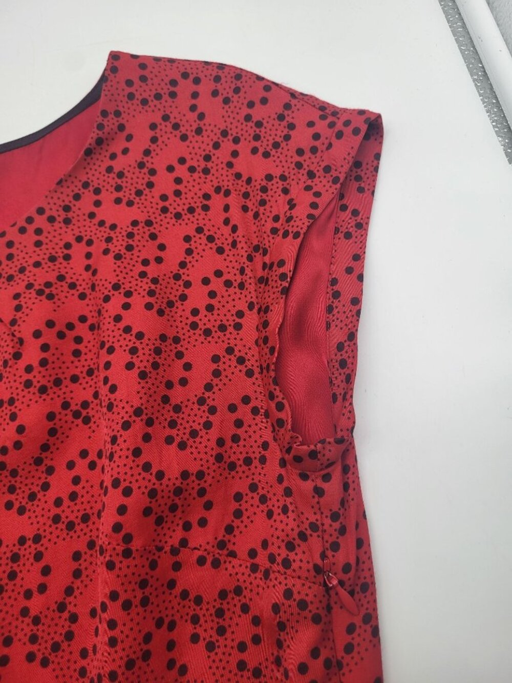 Boden Women's SZ 6L Midi Sheath Belted Dot Red Black Viscose Silk Dress - Picture 8 of 8